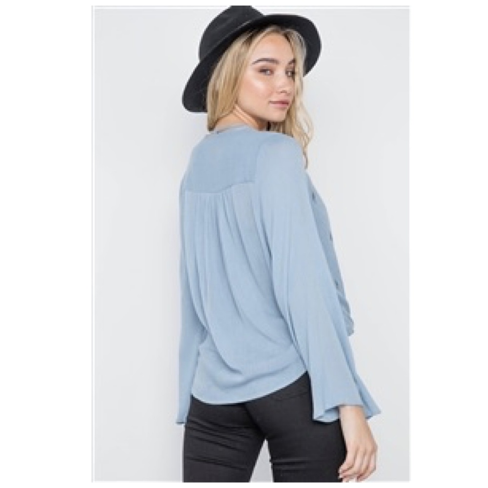 Lt Blue Embroidered Bell Sleeve Surplice V-Neck S - Picture 3 of 9